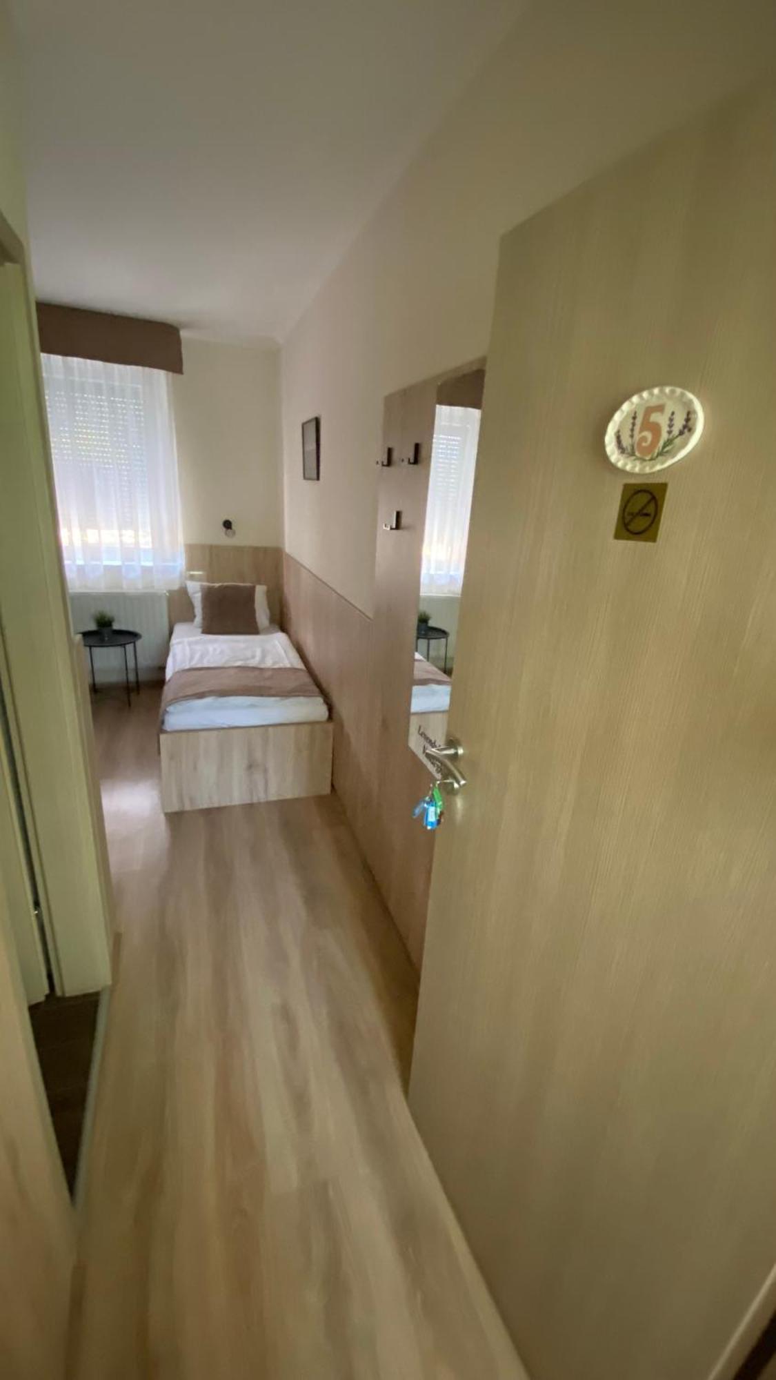 Levendula Vendégház Győr Exterior foto